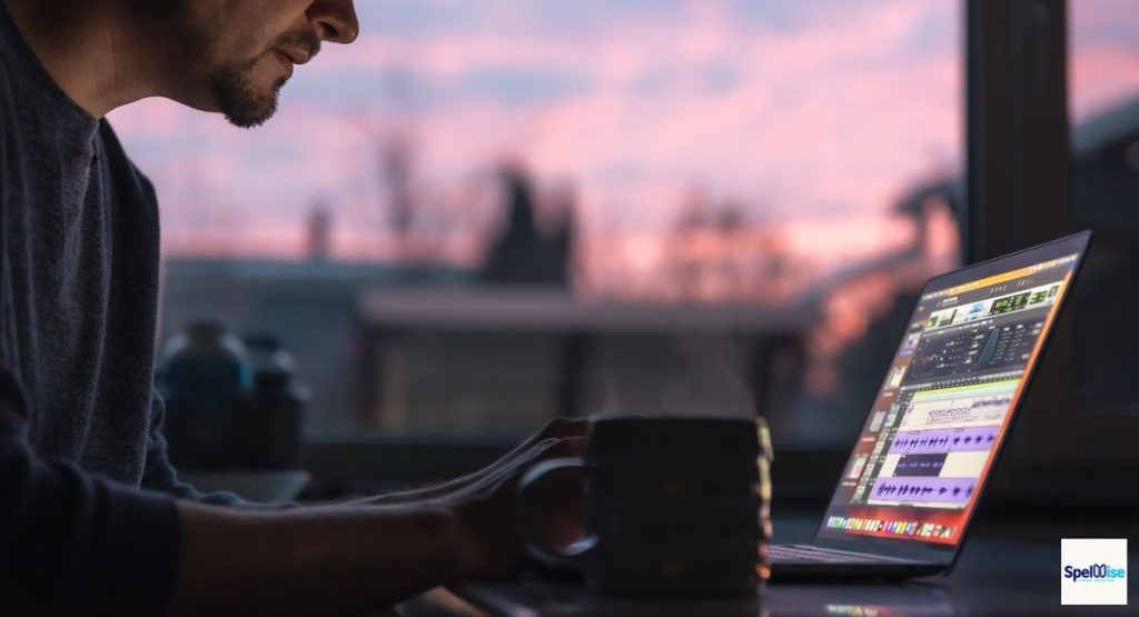 Dynamic Paraphrasing and Tone Customization
